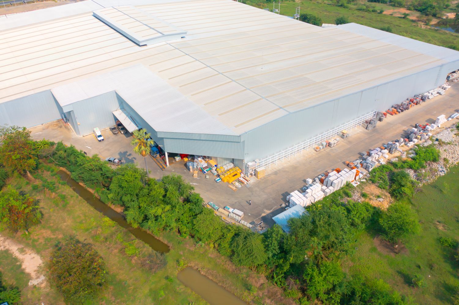 Warehouse rental